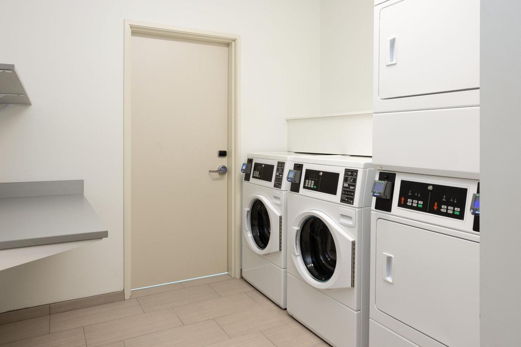 Springhill Suites By Marriott Pleasanton Esterno foto