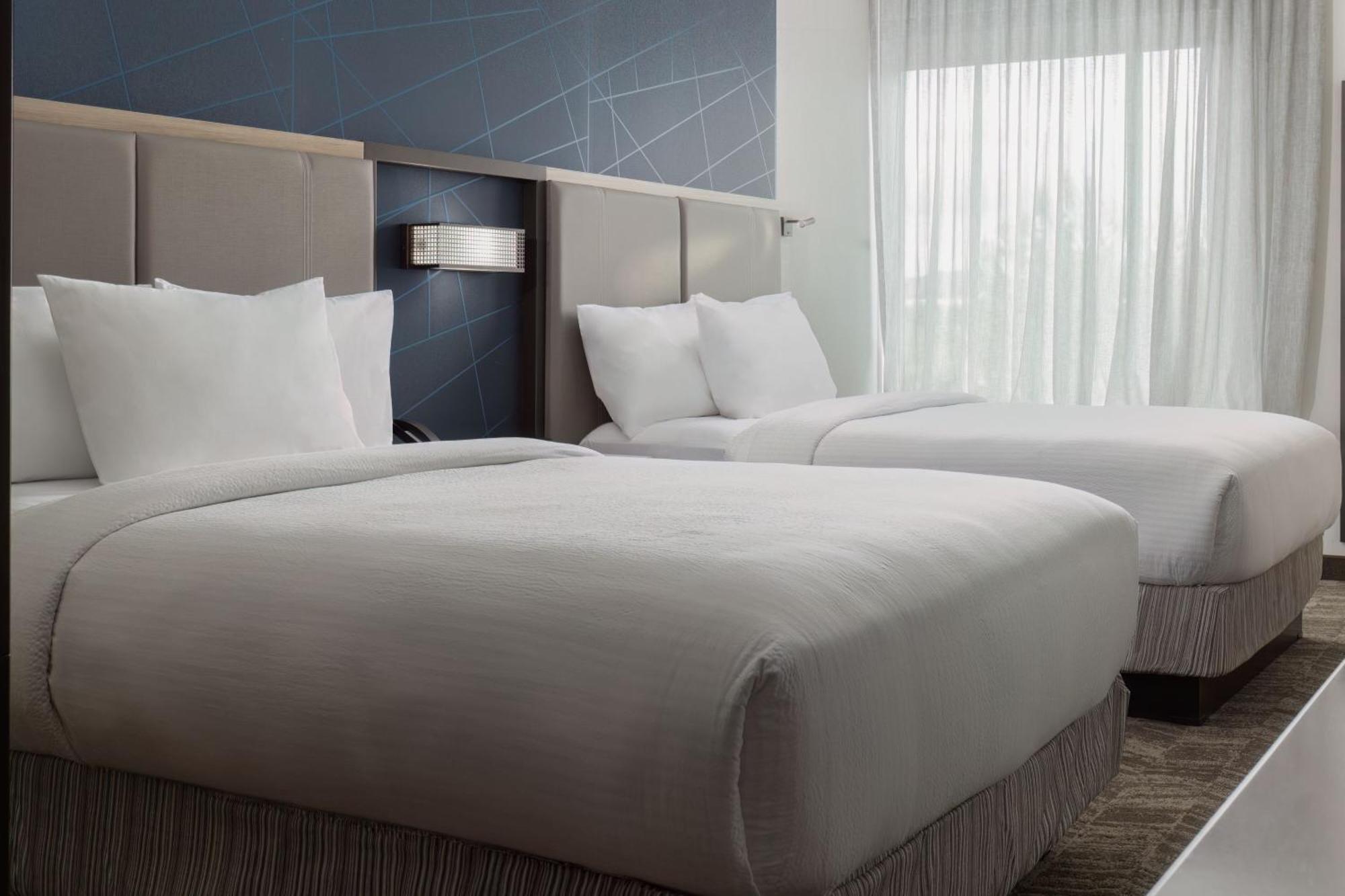 Springhill Suites By Marriott Pleasanton Esterno foto
